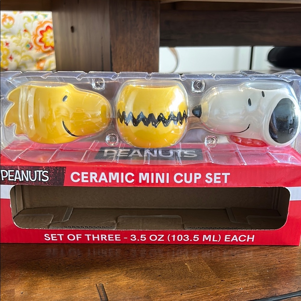 Peanuts Yellow and White Ceramic Mini Cup Set